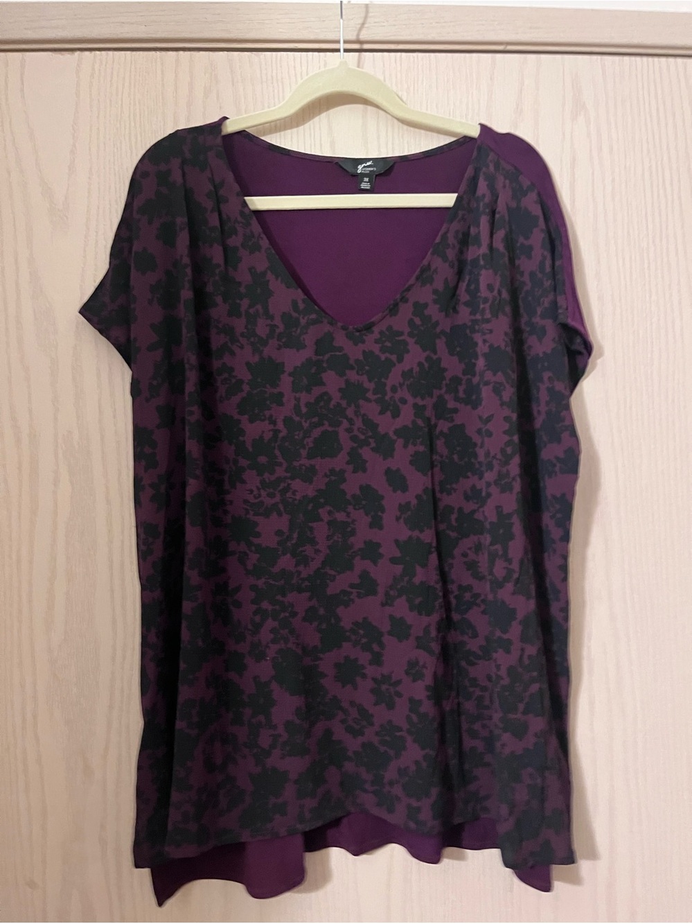 GNW Purple and Black Floral V-Neck Tunic